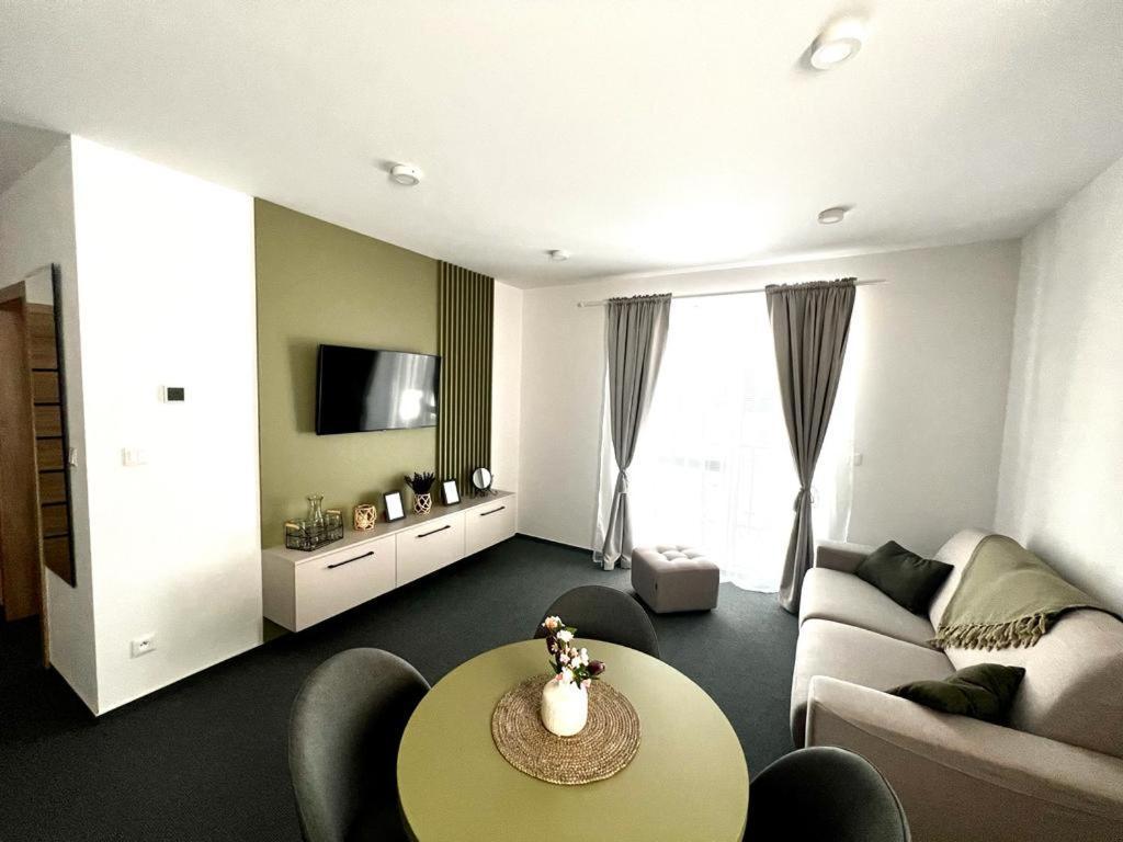 Urban Green Apartment Liptovský Mikuláš Exteriér fotografie